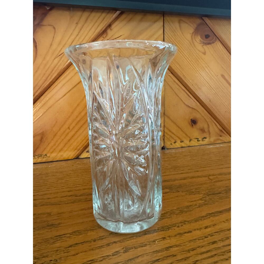 Vintage 1991 Anchor Hocking Glass Vase Starburst EAPC Style 7”